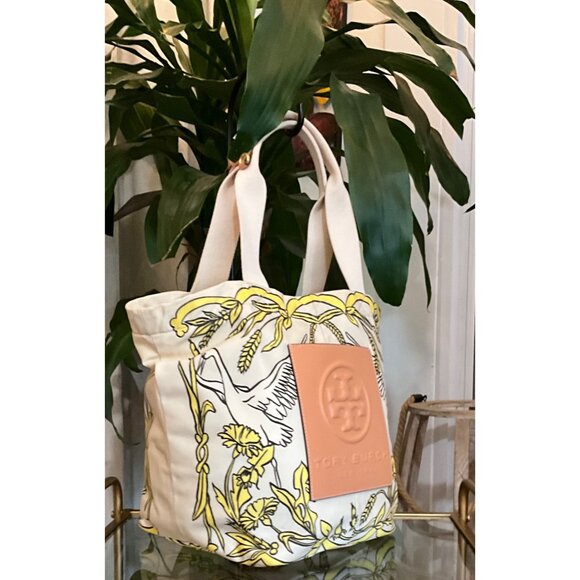 AUTHENTIC TORY BURCH PRINTED NYLON CARRYALL TOTE - Picture 8 of 13